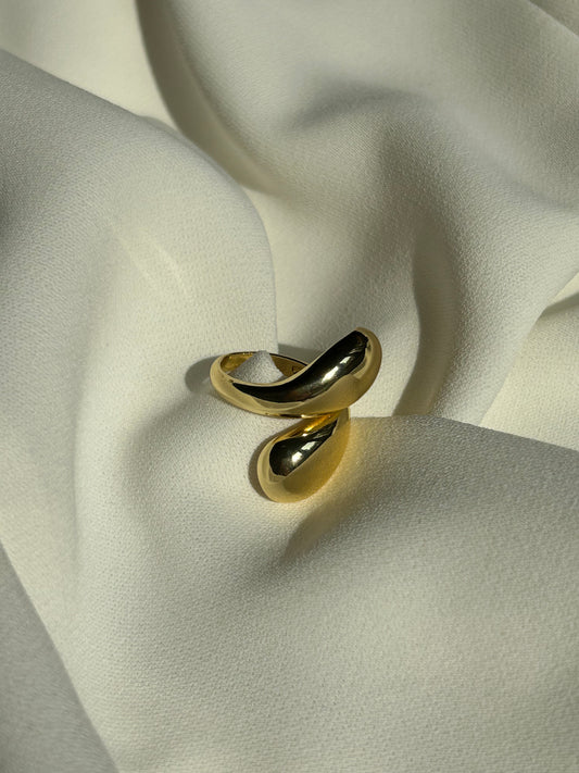 The Solara Twist Ring